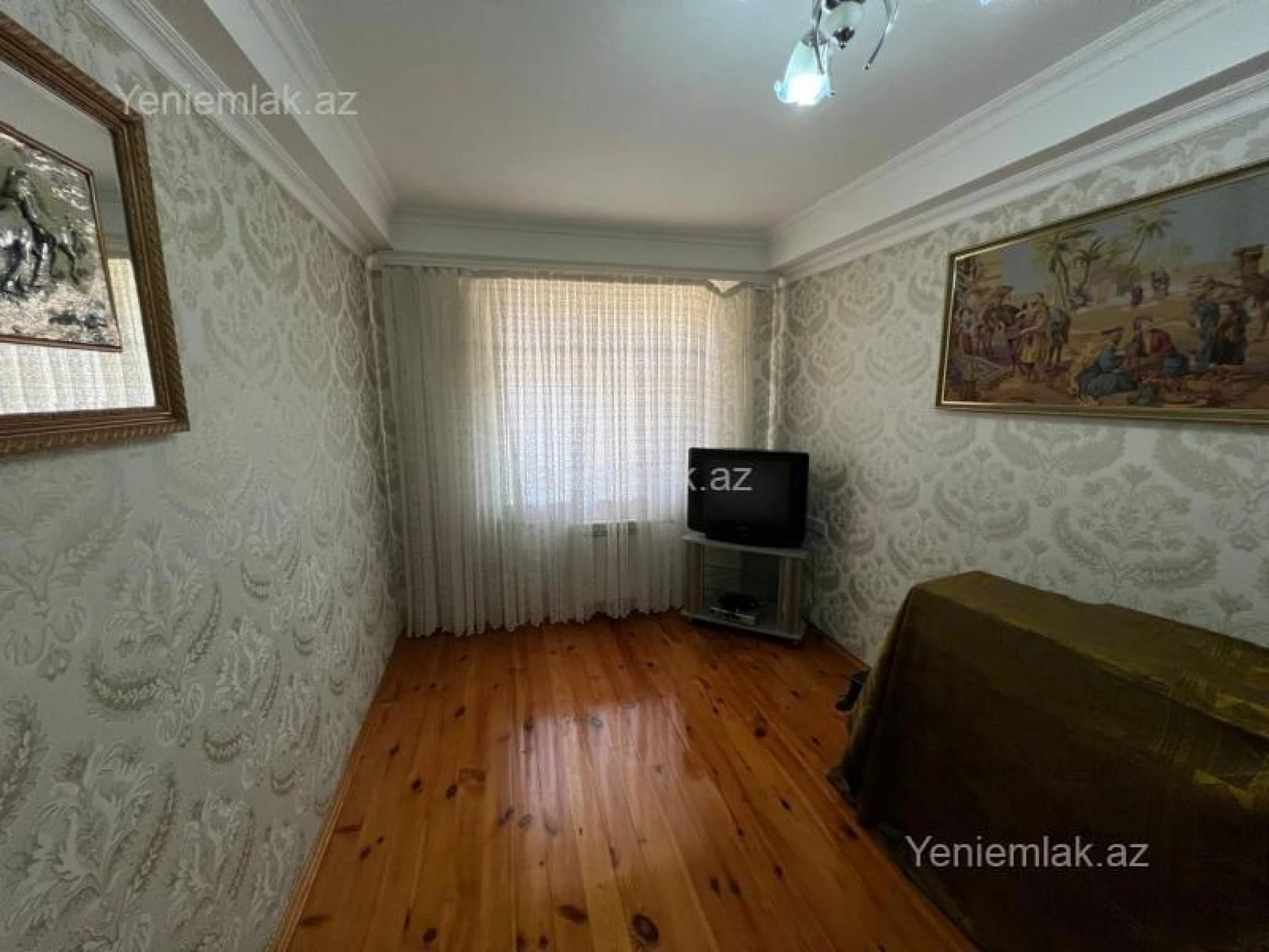 Satılır 4 otaqlı köhnə tikili 110 m²