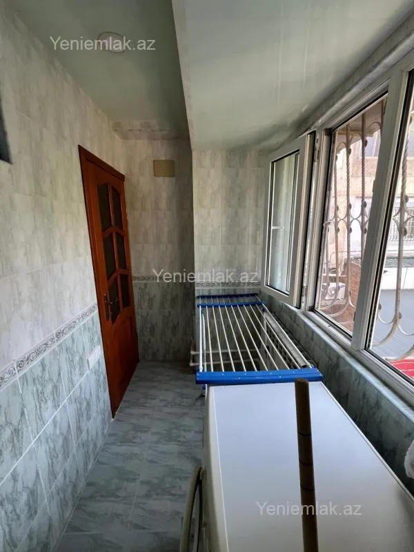 Satılır 4 otaqlı köhnə tikili 110 m²