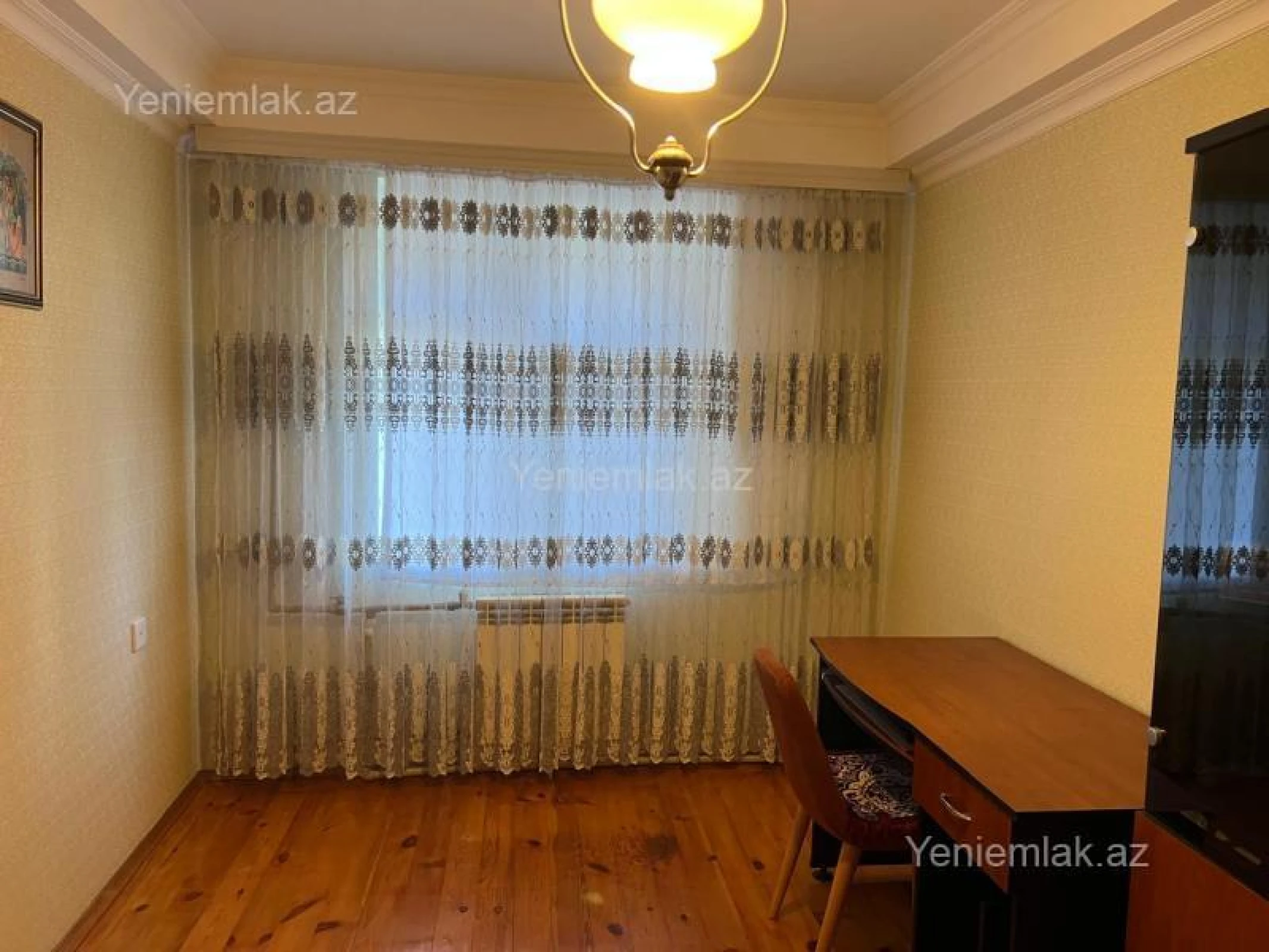 Satılır 4 otaqlı köhnə tikili 110 m²