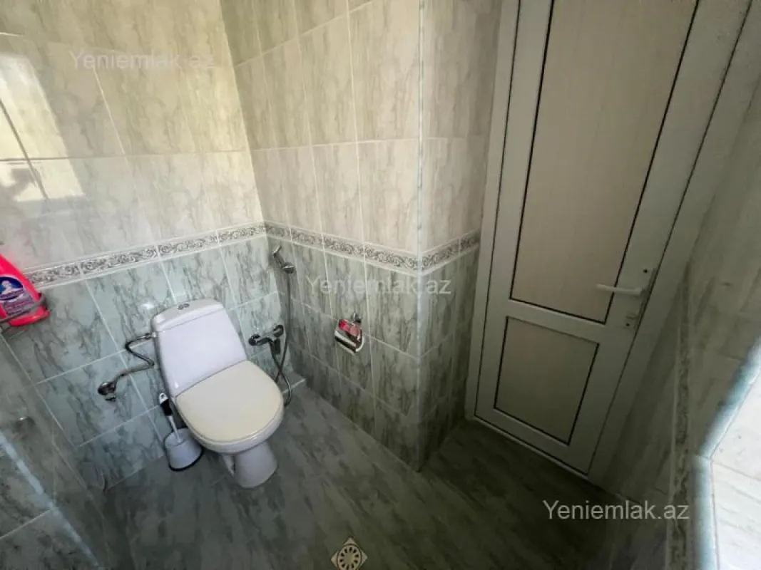 Satılır 4 otaqlı köhnə tikili 110 m²