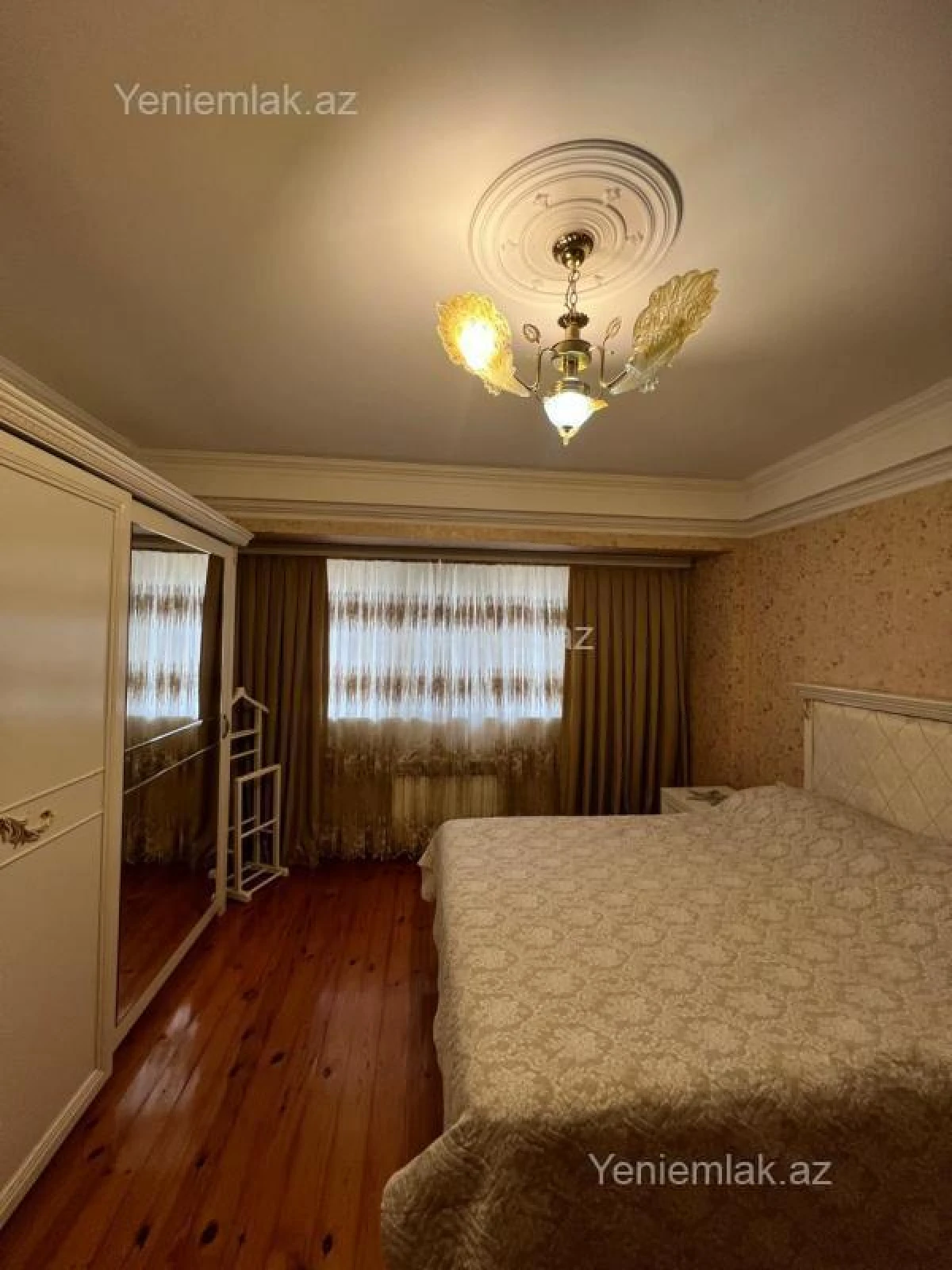 Satılır 4 otaqlı köhnə tikili 110 m²