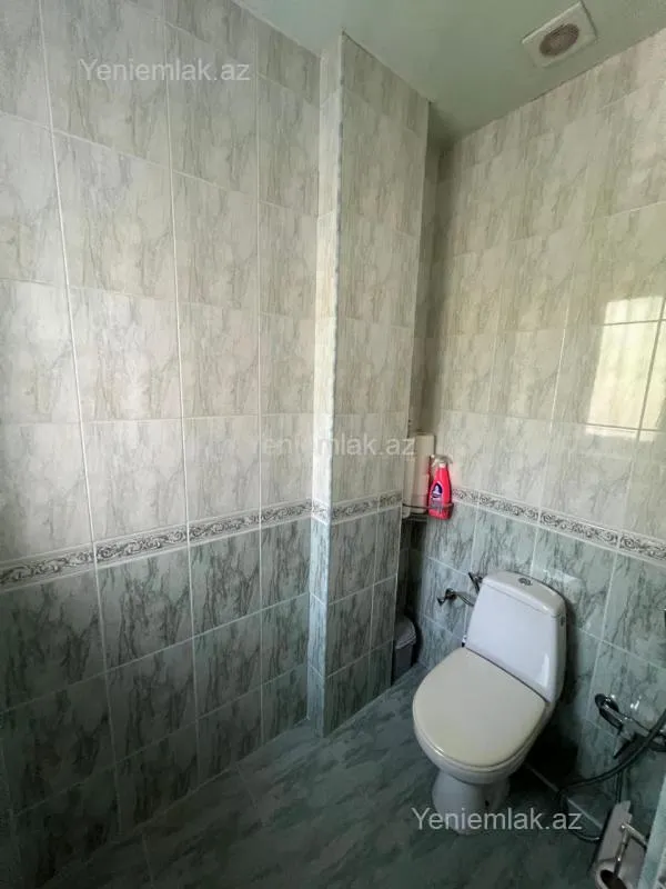 Satılır 4 otaqlı köhnə tikili 110 m²
