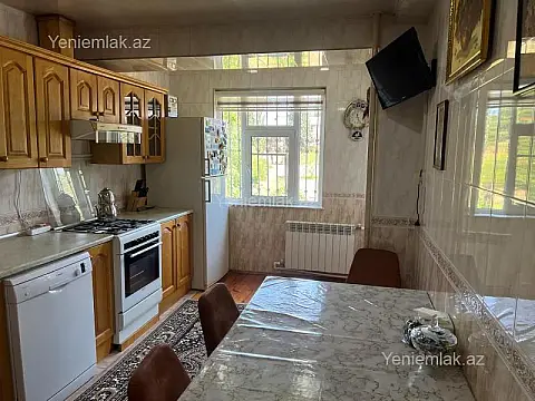 Satılır 4 otaqlı köhnə tikili 110 m²