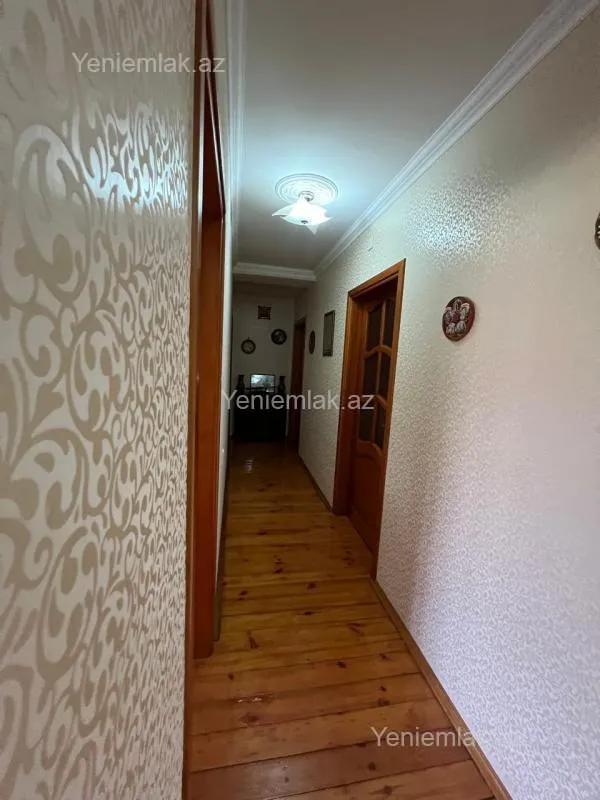 Satılır 4 otaqlı köhnə tikili 110 m²