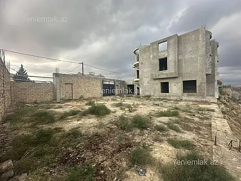 Satılır 10 otaqlı həyət evi 550 m²