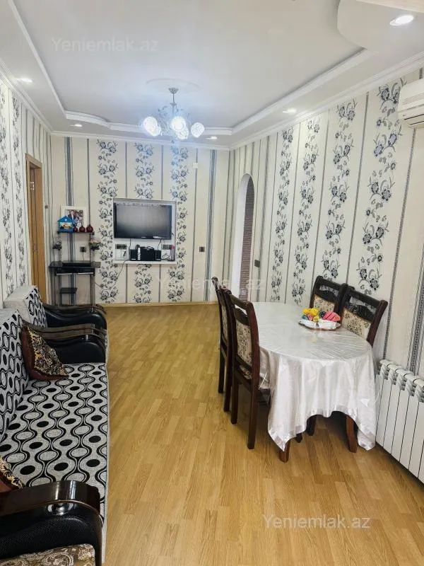 Satılır 2 otaqlı köhnə tikili 50 m²