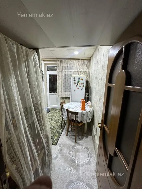 Satılır 2 otaqlı köhnə tikili 60 m²