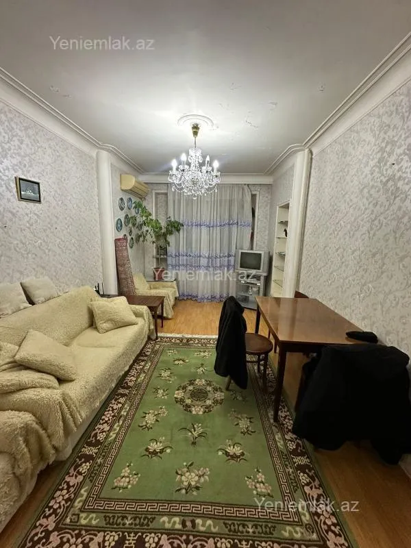 Satılır 2 otaqlı köhnə tikili 60 m²