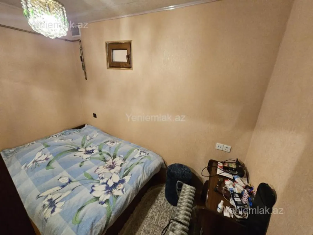 Satılır 3 otaqlı köhnə tikili 55 m²