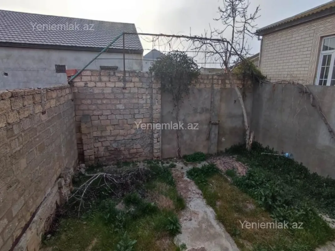 Satılır 6 otaqlı həyət evi 220 m²