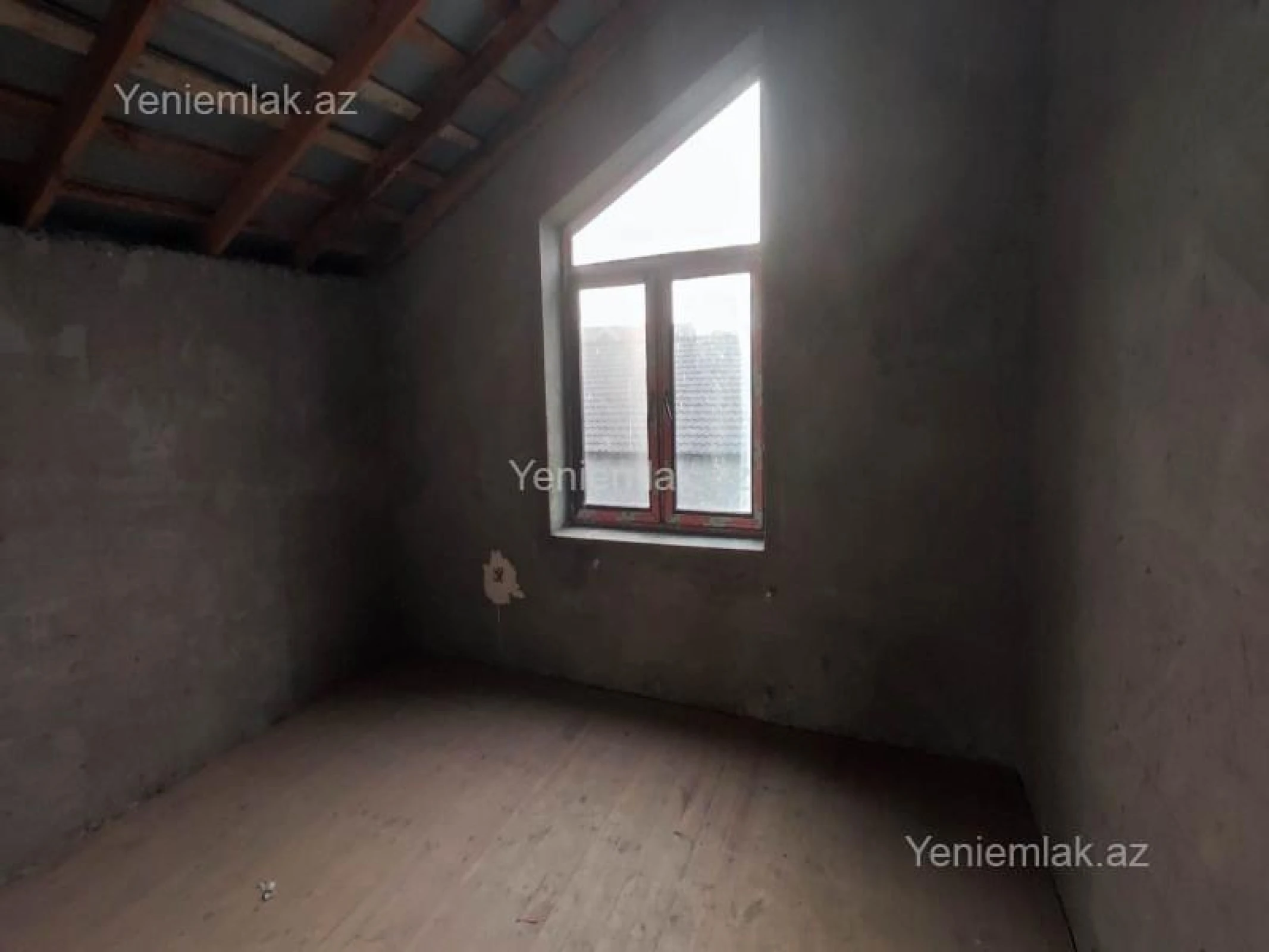 Satılır 6 otaqlı həyət evi 220 m²