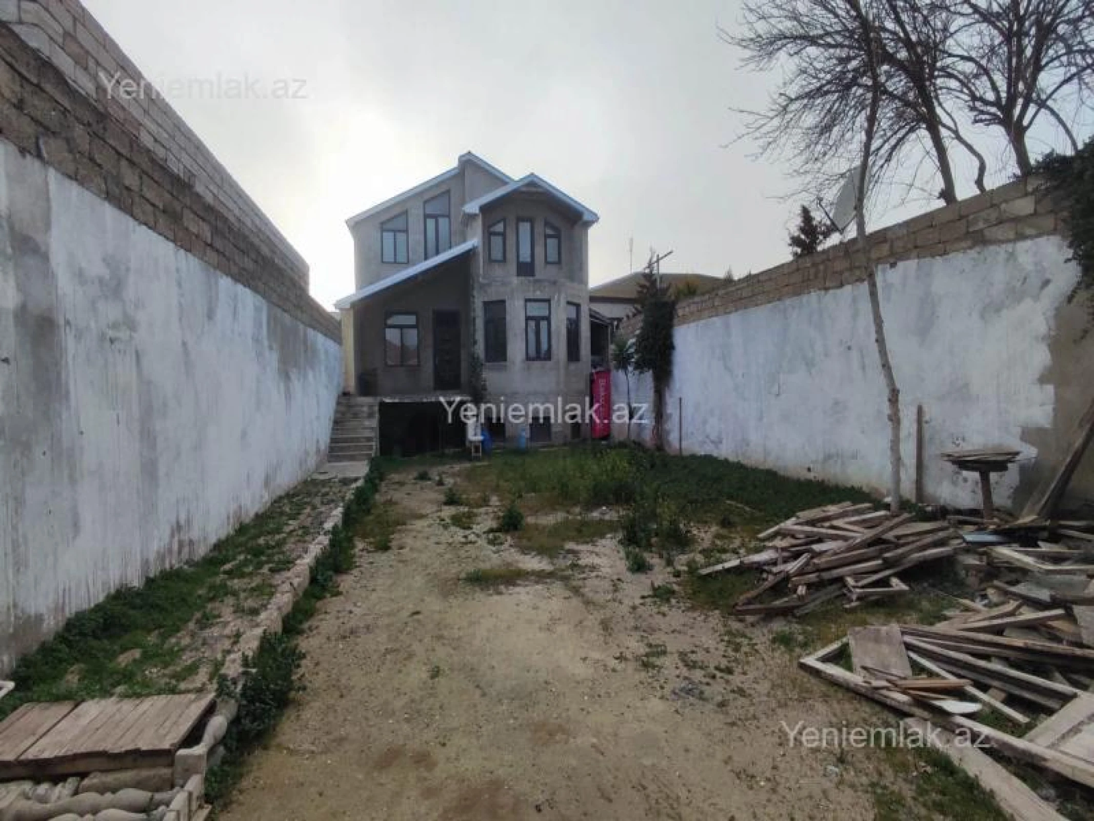 Satılır 6 otaqlı həyət evi 220 m²