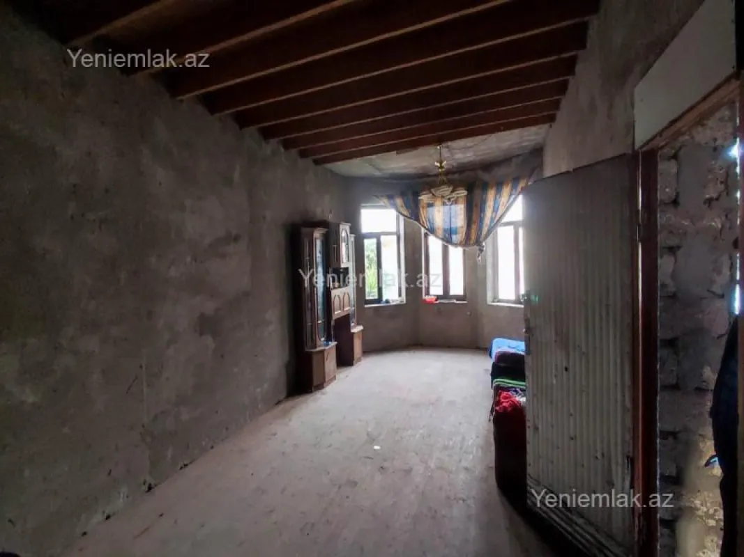 Satılır 6 otaqlı həyət evi 220 m²