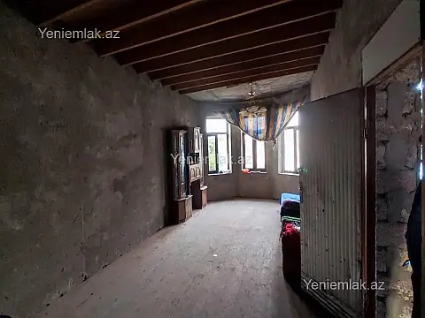 Satılır 6 otaqlı həyət evi 220 m²