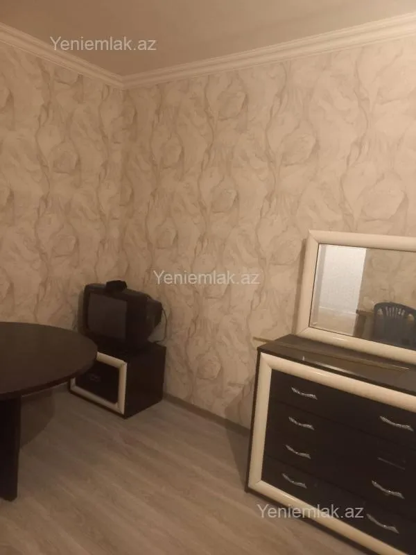 Satılır 1 otaqlı köhnə tikili 35 m²