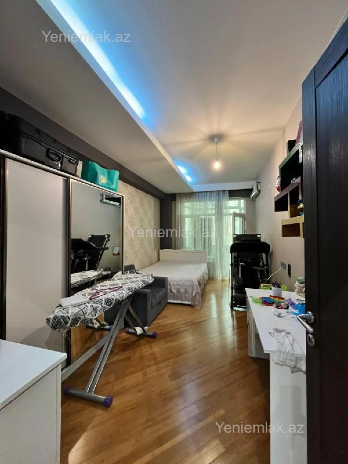 Satılır 3 otaqlı yeni tikili 150 m²