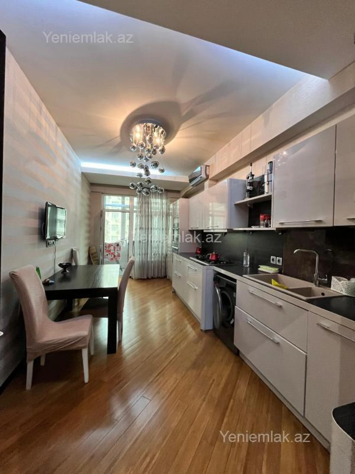 Satılır 3 otaqlı yeni tikili 150 m²