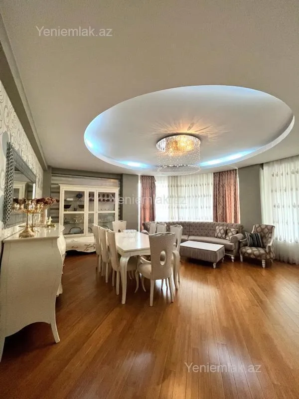 Satılır 3 otaqlı yeni tikili 150 m²