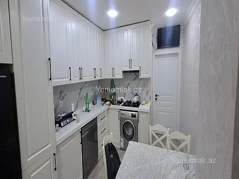 Satılır 3 otaqlı köhnə tikili 75 m²