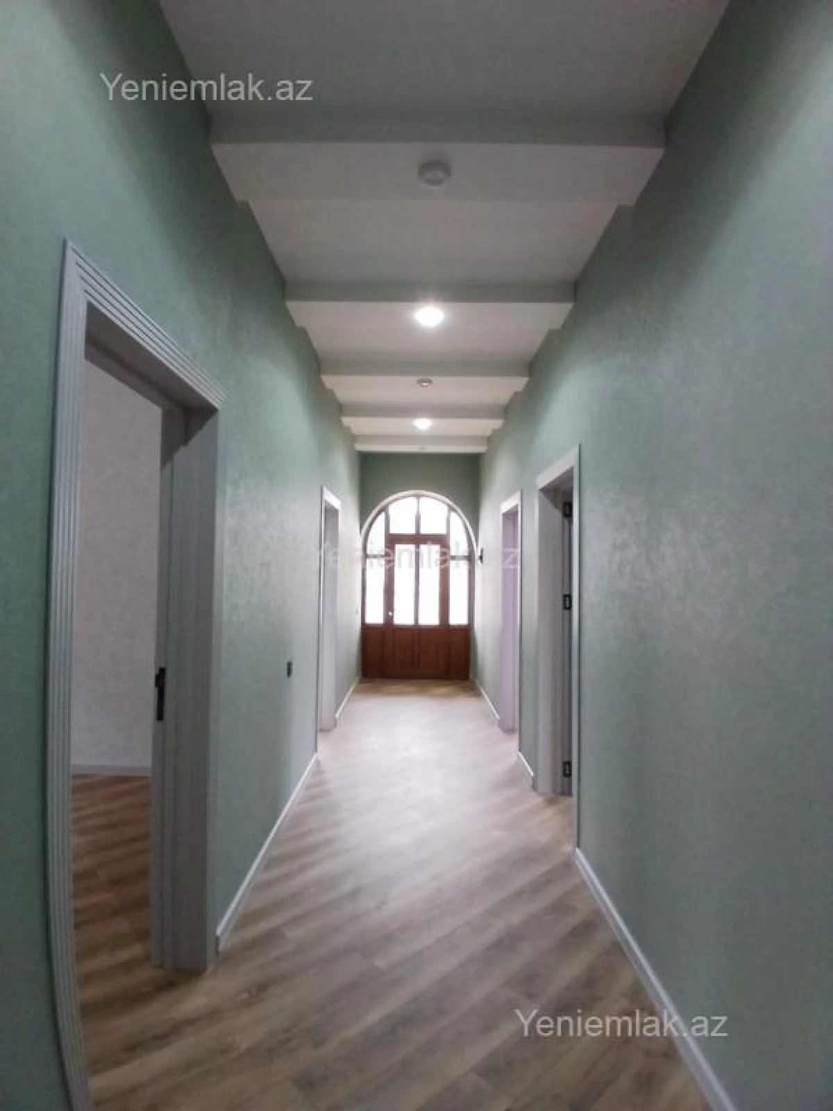 Satılır 6 otaqlı həyət evi 240 m²