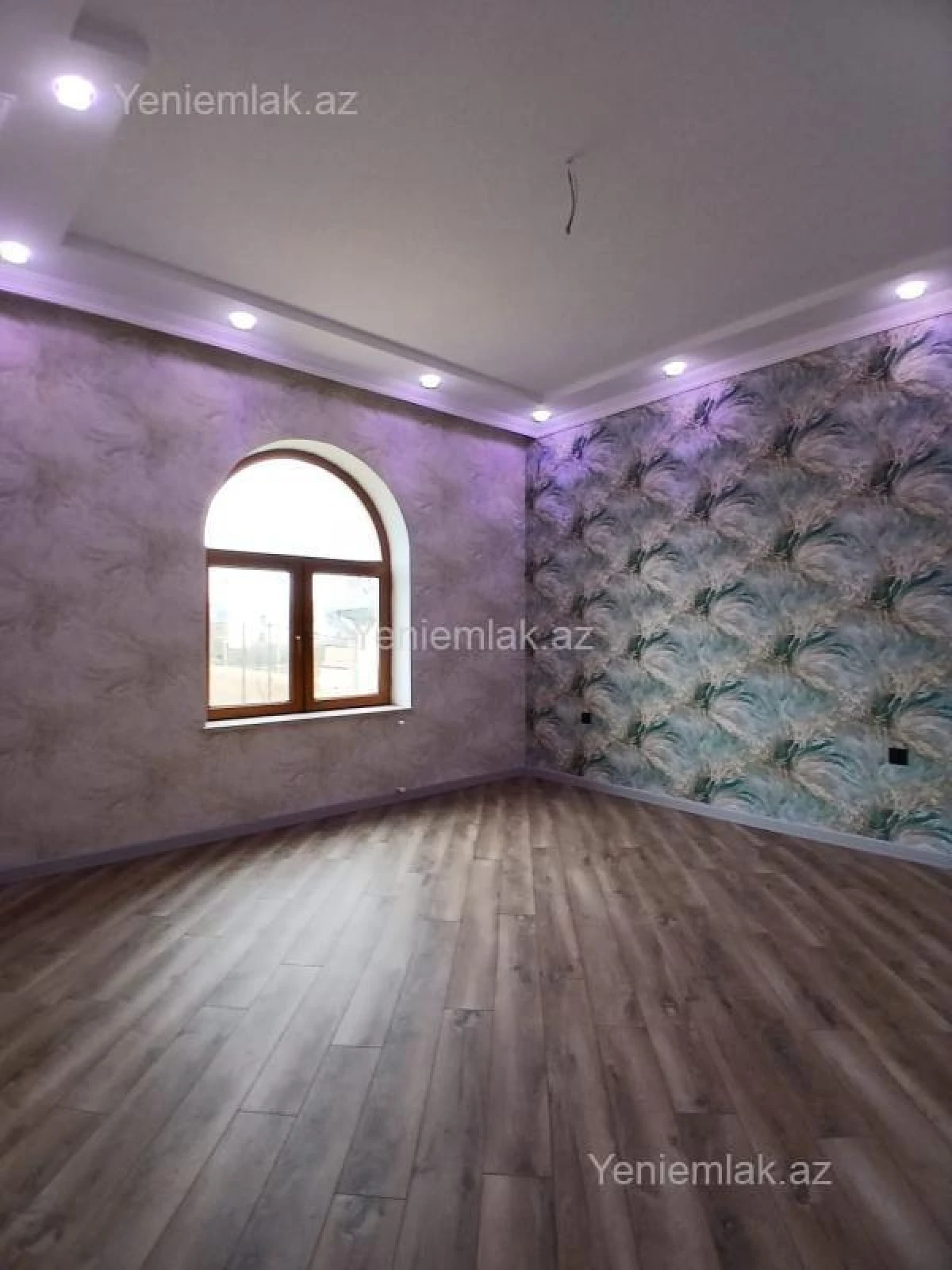 Satılır 6 otaqlı həyət evi 240 m²