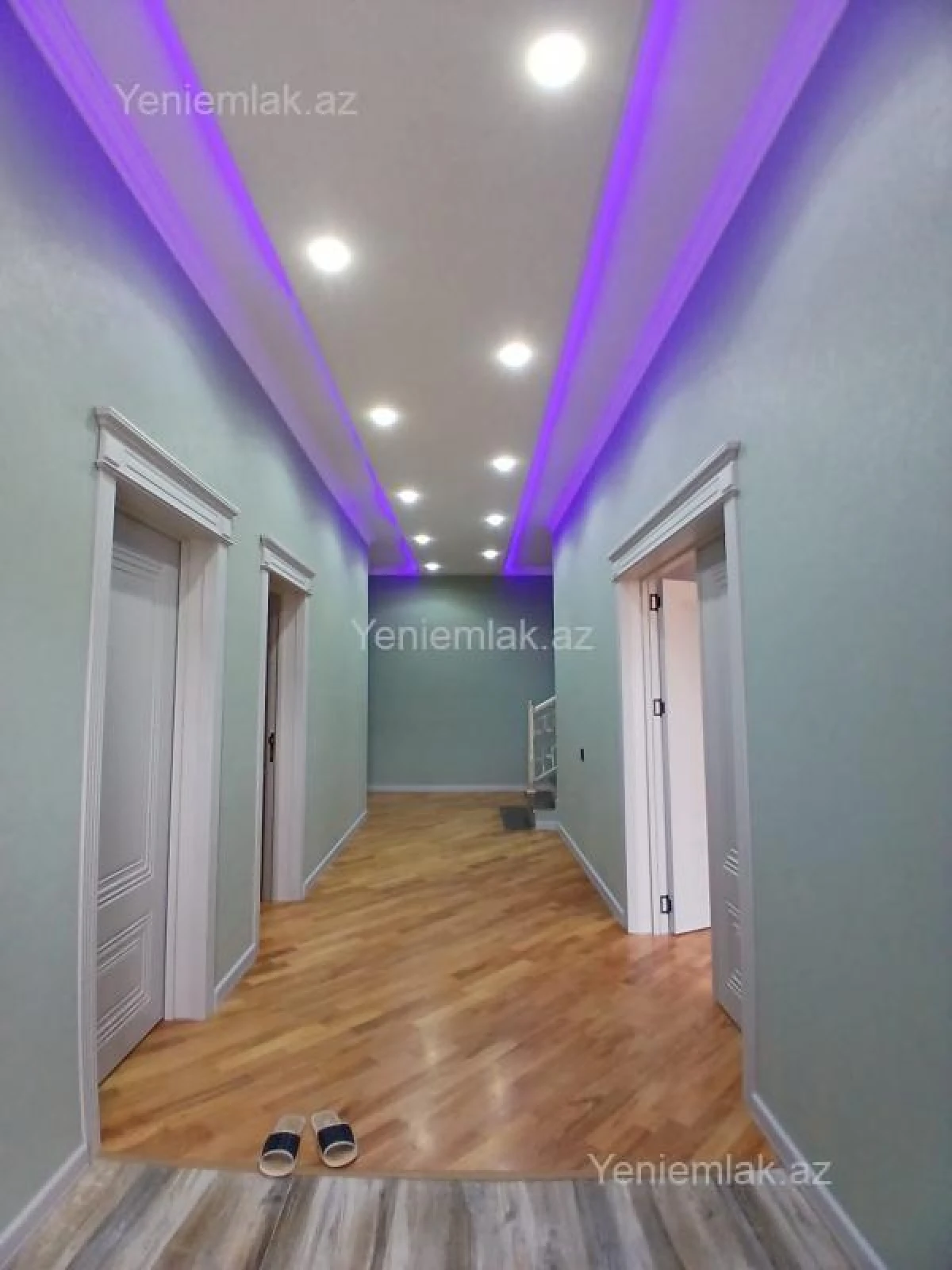 Satılır 6 otaqlı həyət evi 240 m²