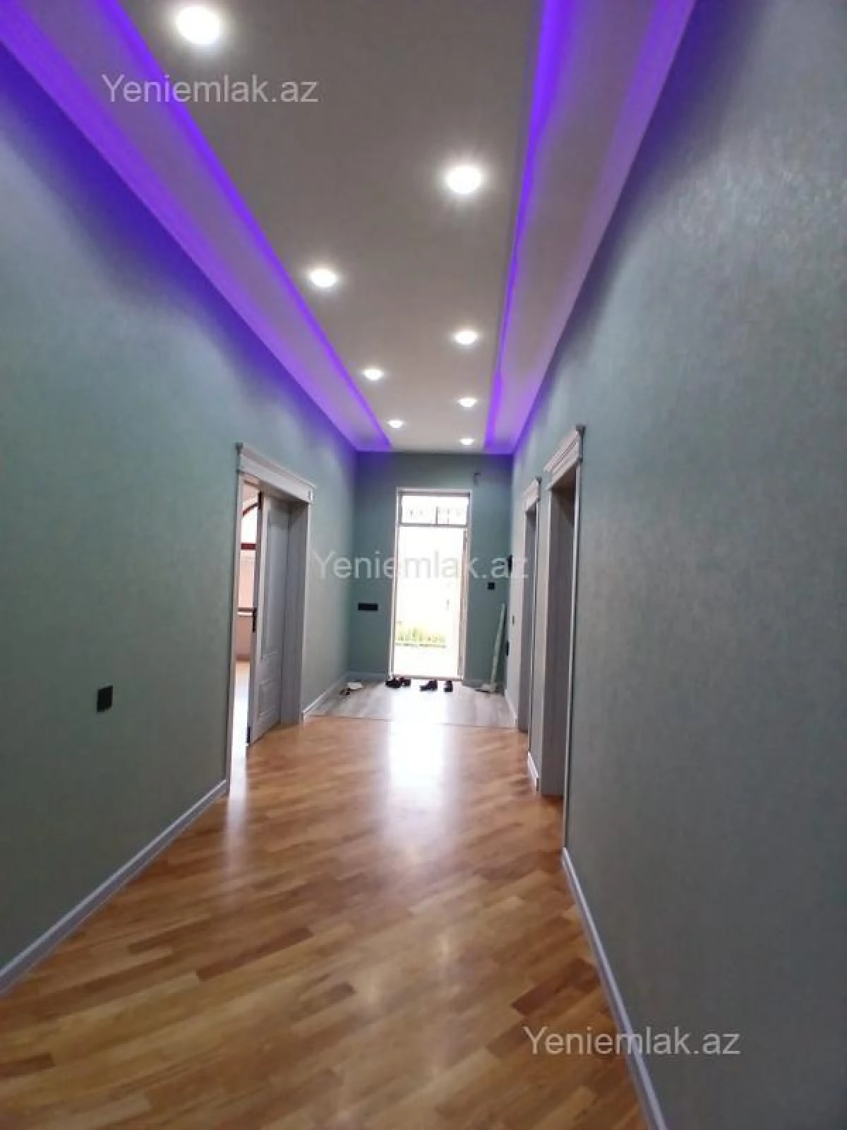 Satılır 6 otaqlı həyət evi 240 m²