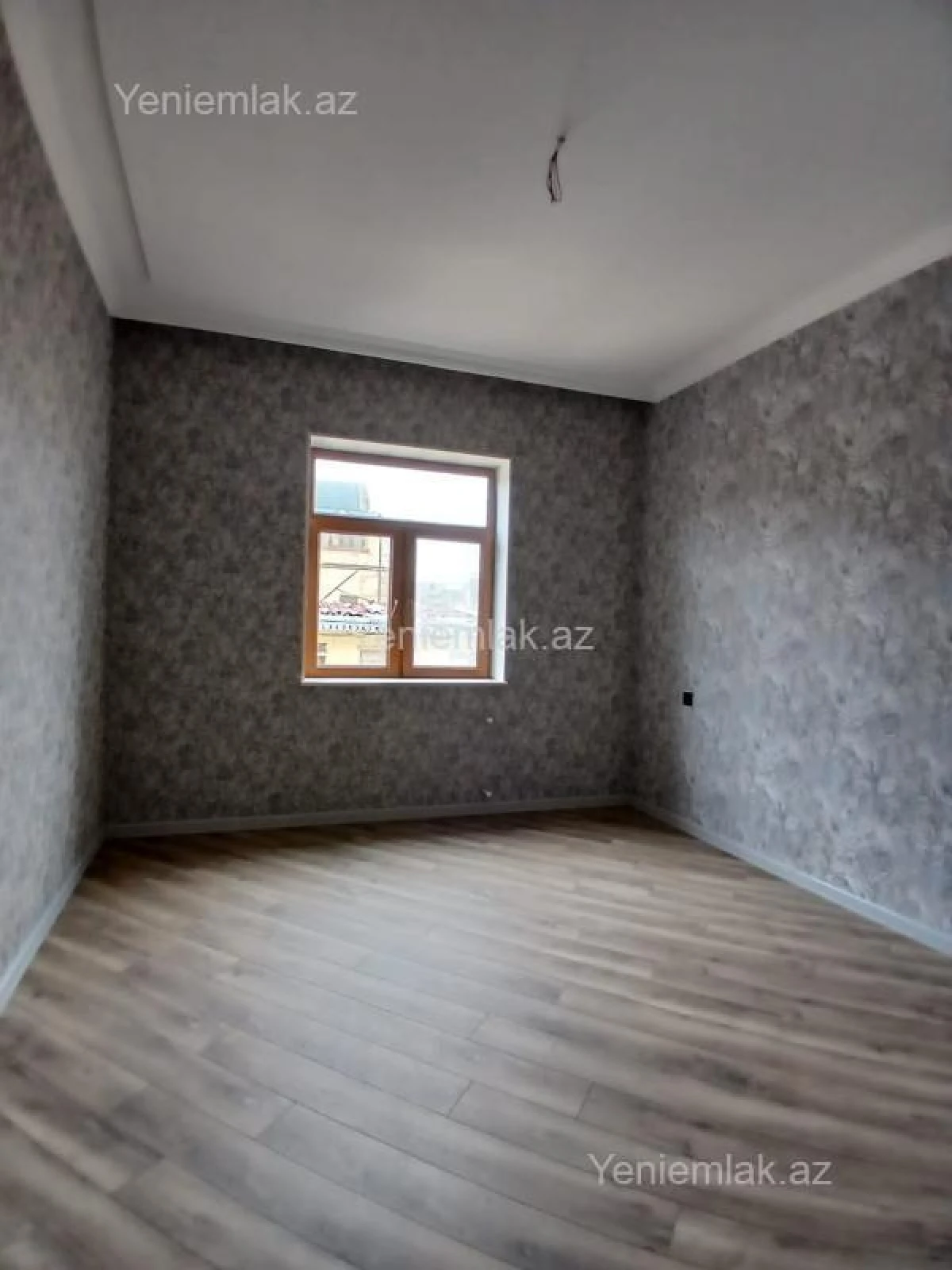 Satılır 6 otaqlı həyət evi 240 m²