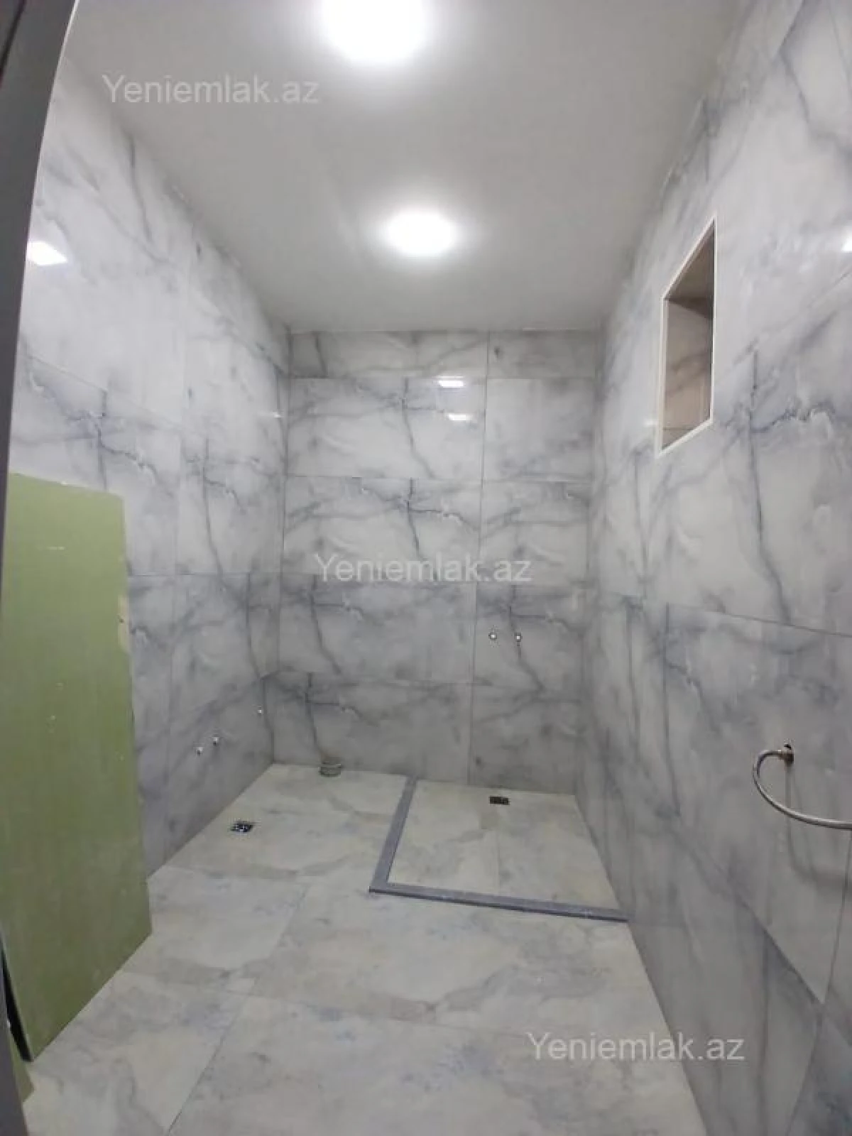 Satılır 6 otaqlı həyət evi 240 m²