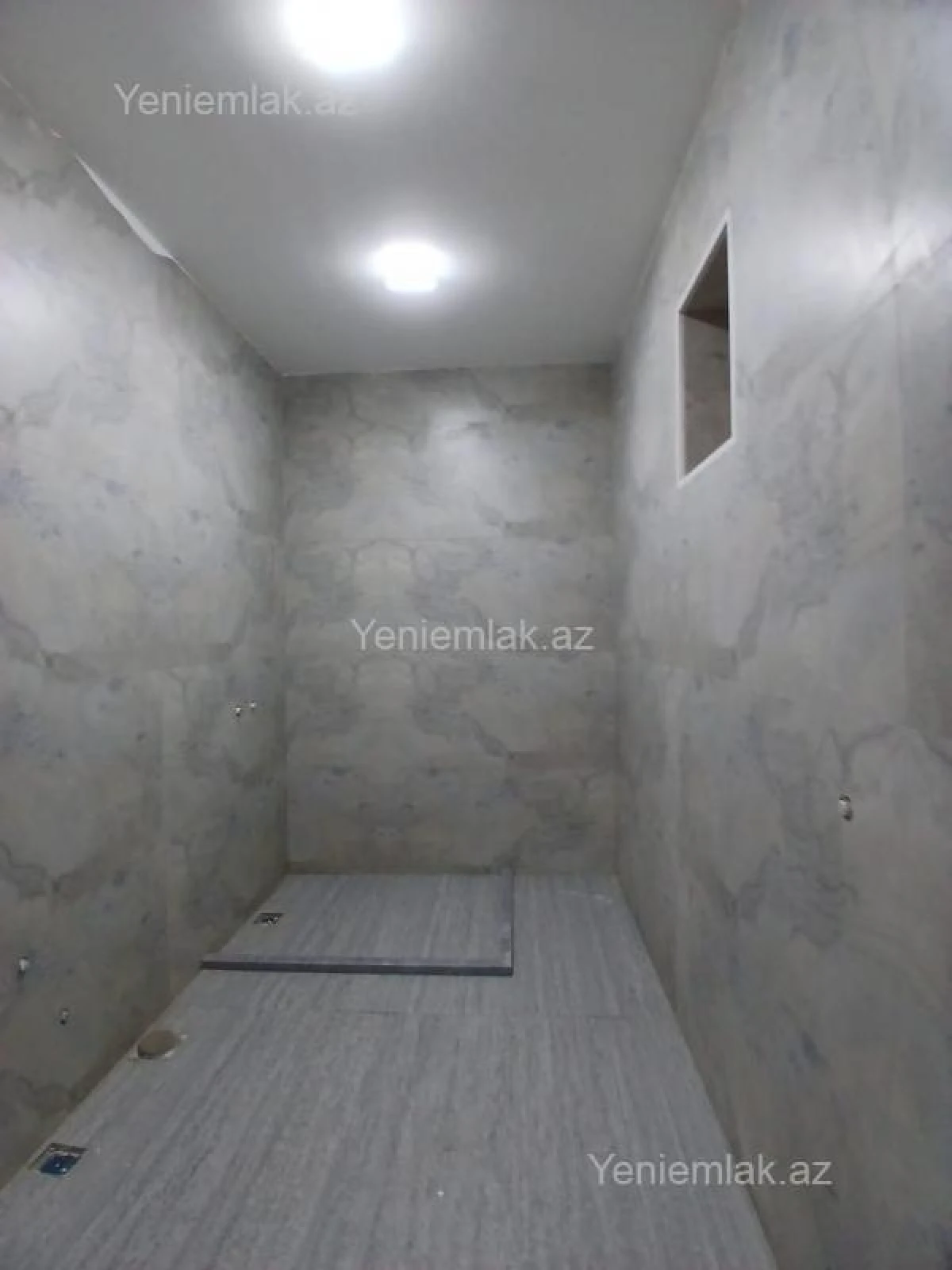 Satılır 6 otaqlı həyət evi 240 m²