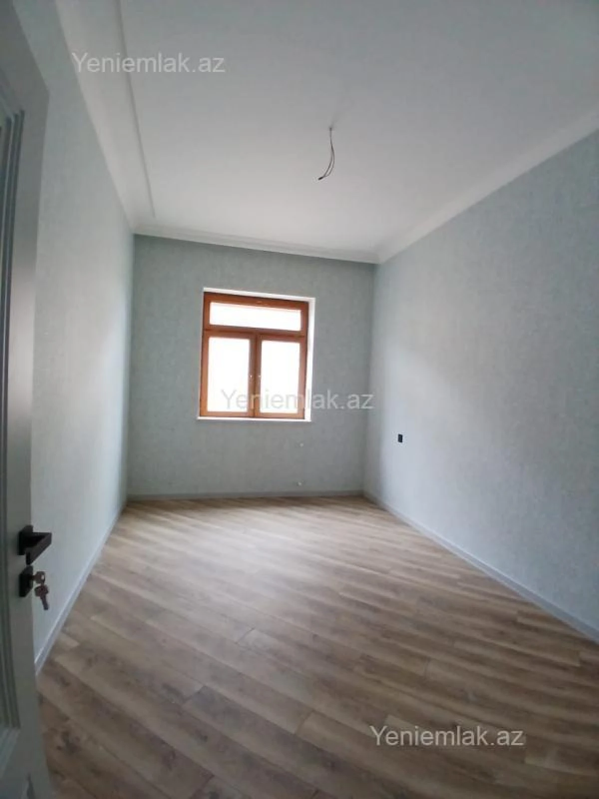 Satılır 6 otaqlı həyət evi 240 m²