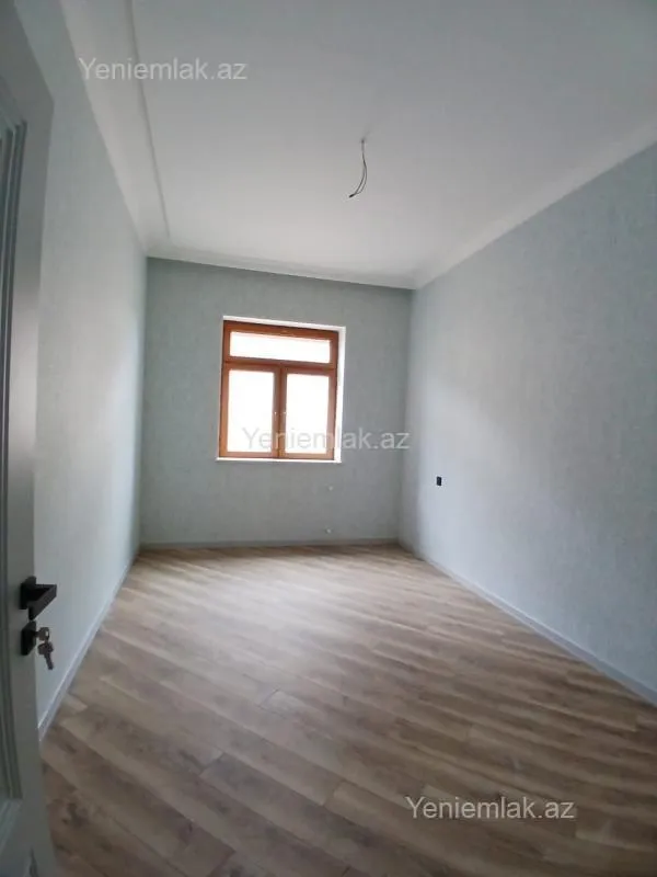 Satılır 6 otaqlı həyət evi 240 m²