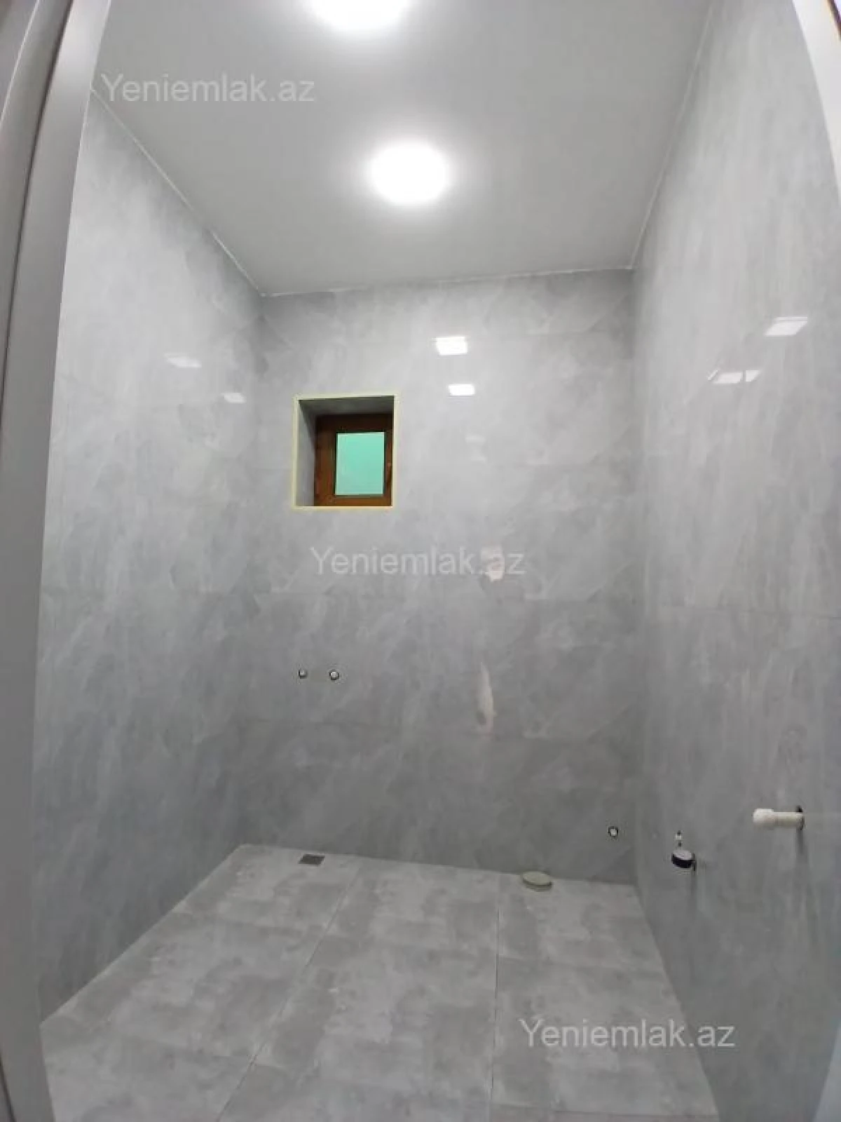 Satılır 6 otaqlı həyət evi 240 m²
