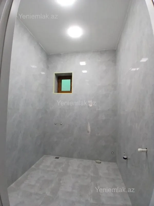 Satılır 6 otaqlı həyət evi 240 m²