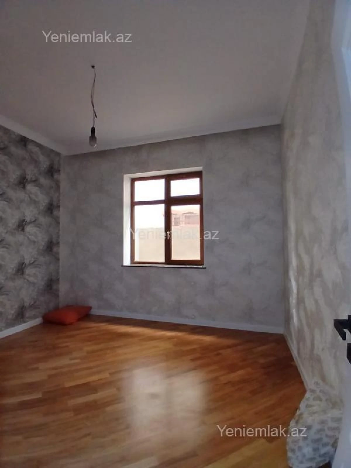 Satılır 6 otaqlı həyət evi 240 m²