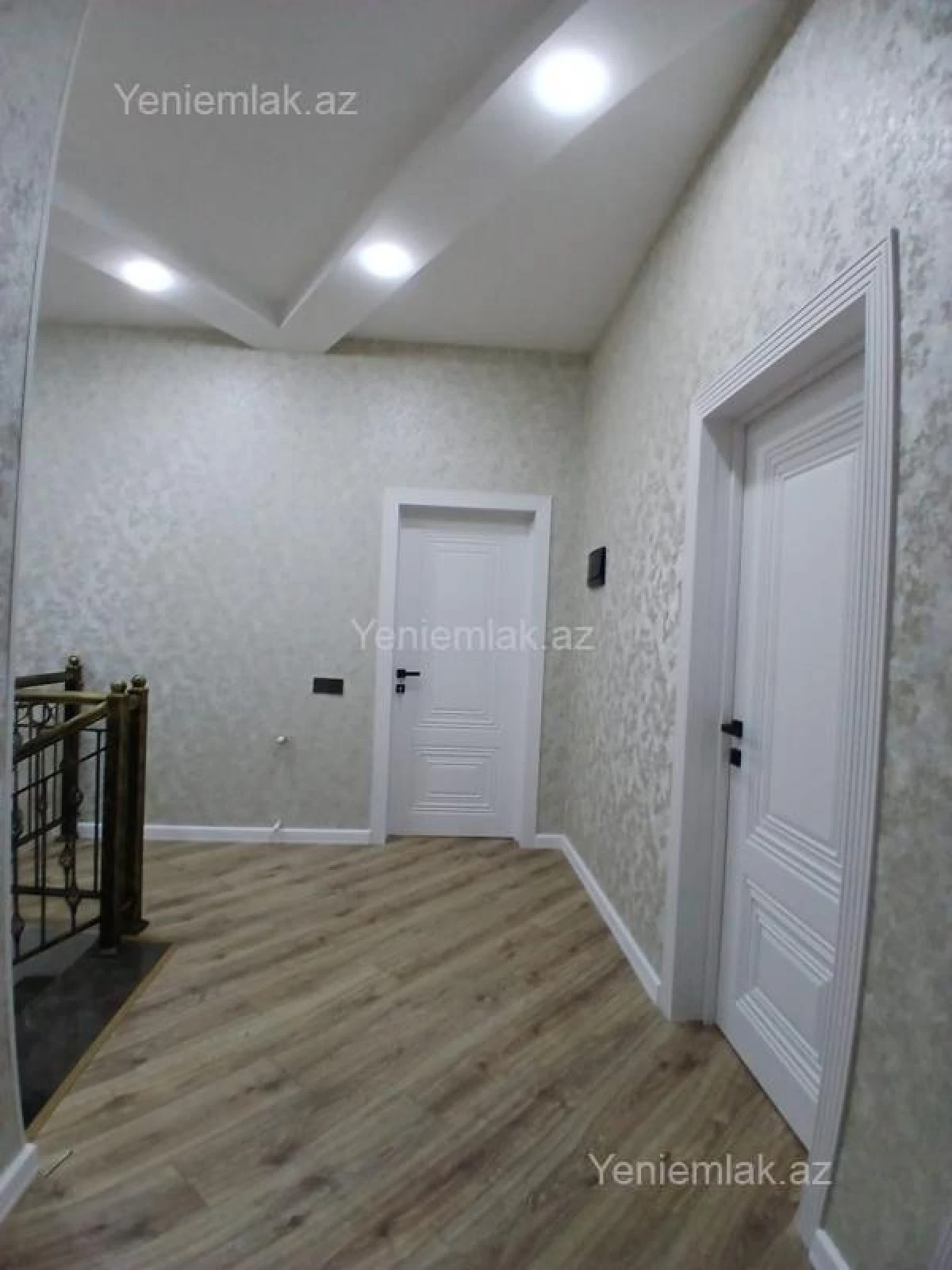 Satılır 6 otaqlı həyət evi 240 m²
