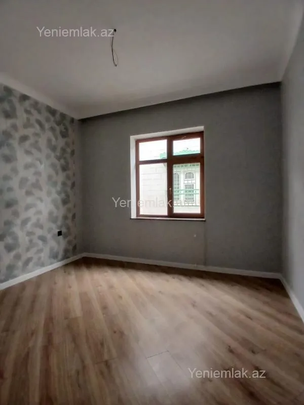 Satılır 6 otaqlı həyət evi 240 m²