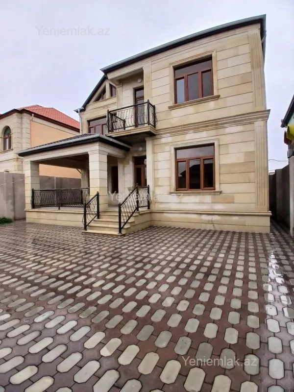 Satılır 6 otaqlı həyət evi 240 m²