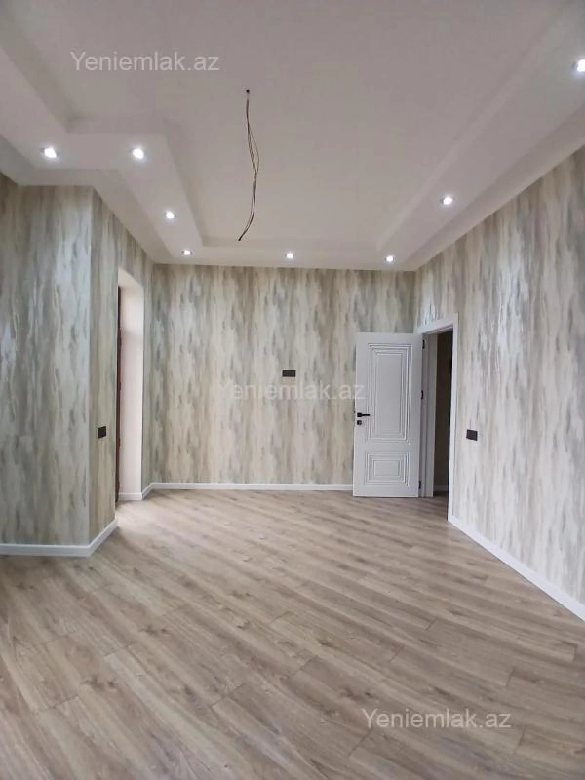 Satılır 6 otaqlı həyət evi 240 m²