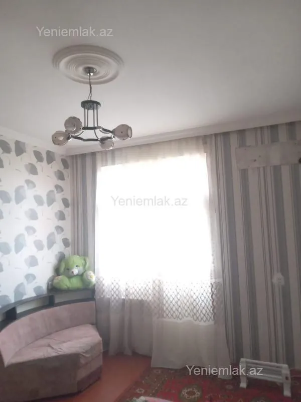 Satılır 1 otaqlı köhnə tikili 38 m²