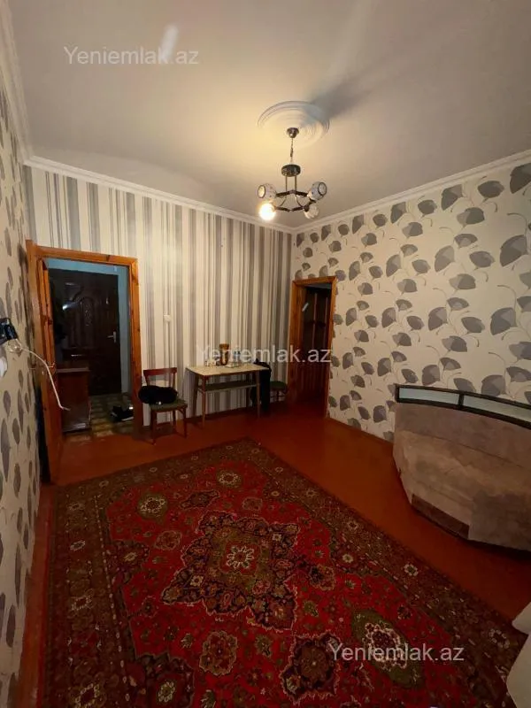 Satılır 1 otaqlı köhnə tikili 38 m²