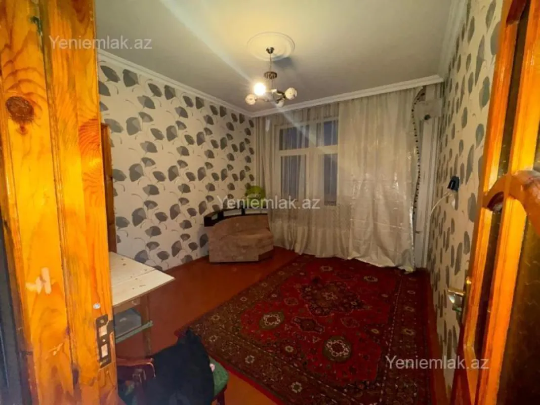 Satılır 1 otaqlı köhnə tikili 38 m²