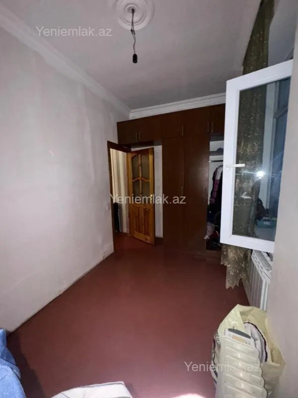 Satılır 1 otaqlı köhnə tikili 38 m²