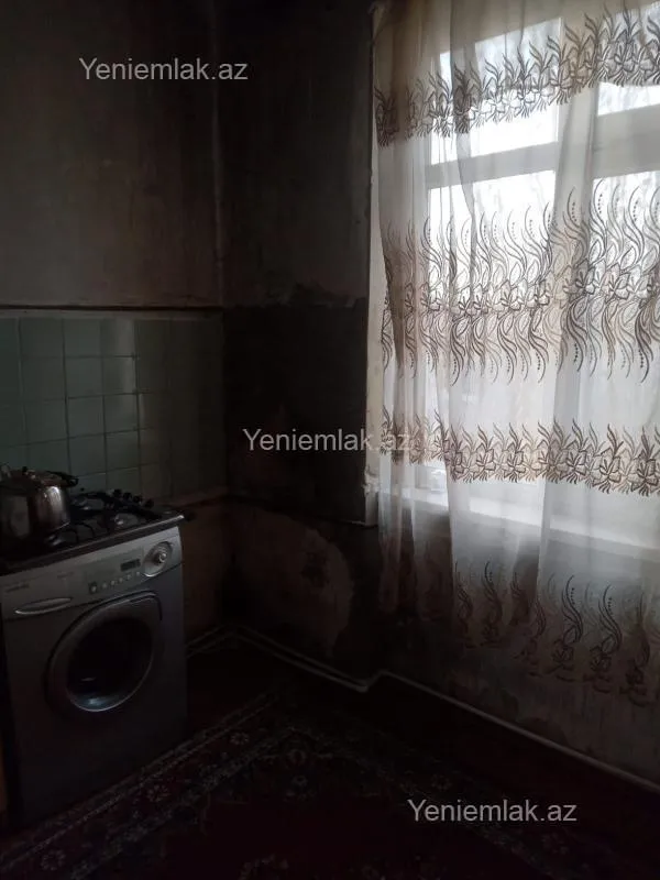 Satılır 1 otaqlı köhnə tikili 38 m²