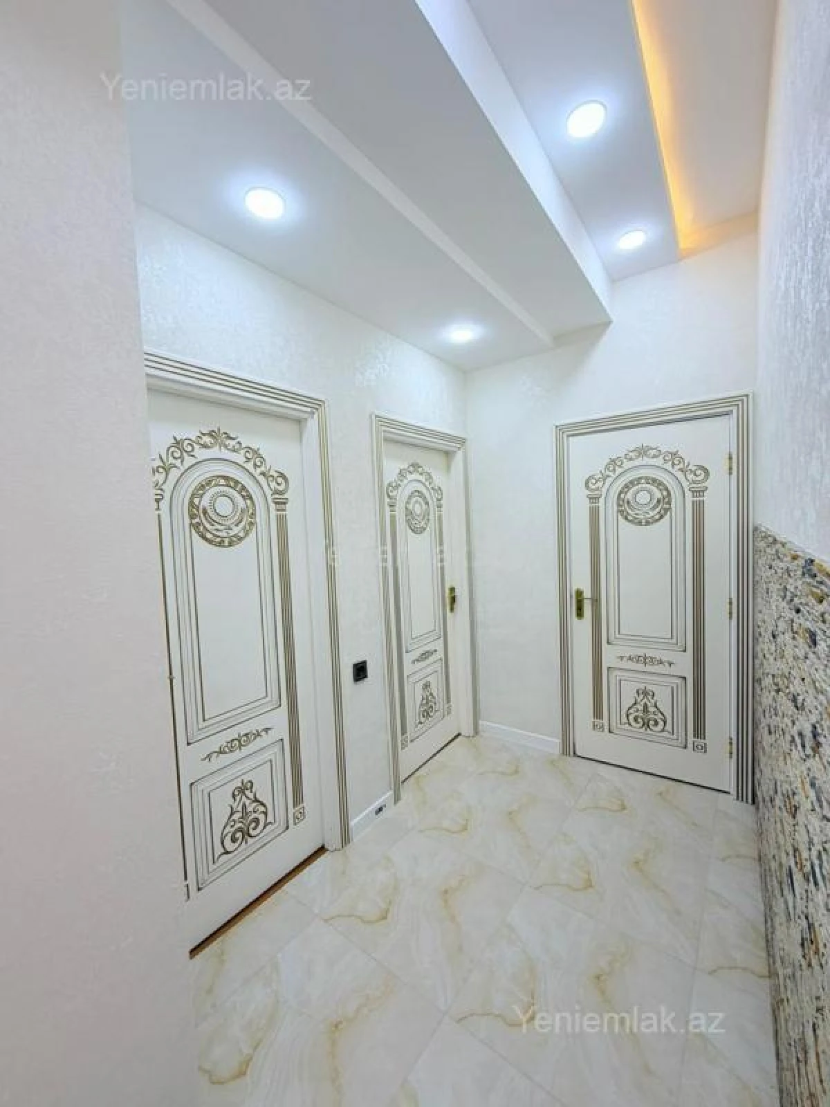 Satılır 2 otaqlı yeni tikili 63 m²