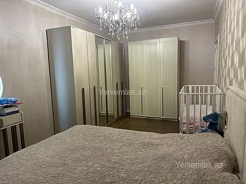Satılır 4 otaqlı köhnə tikili 100 m²