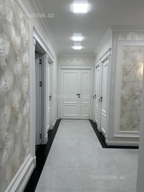 Satılır 4 otaqlı köhnə tikili 100 m²