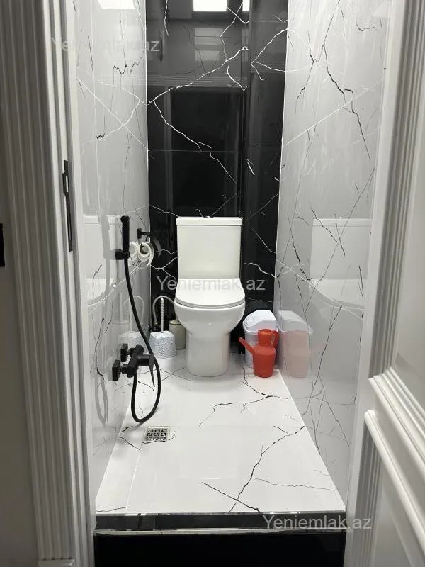 Satılır 4 otaqlı köhnə tikili 100 m²