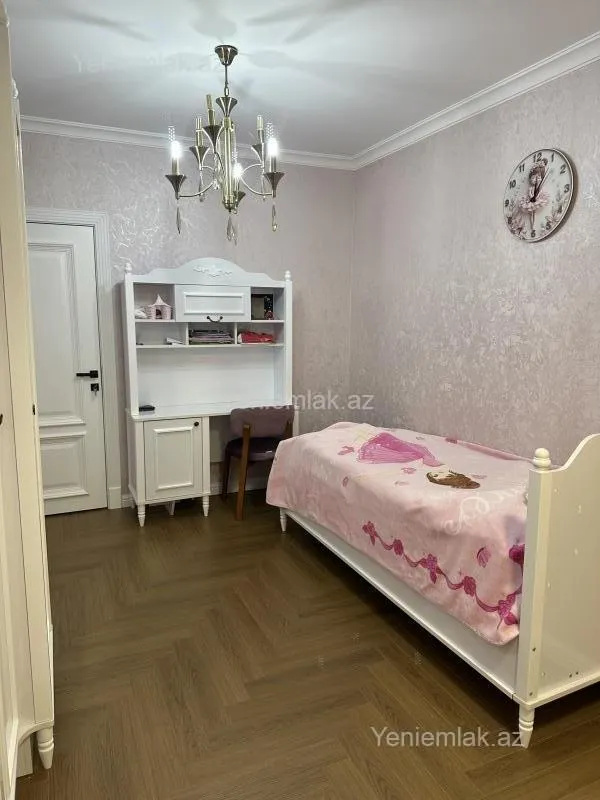 Satılır 4 otaqlı köhnə tikili 100 m²