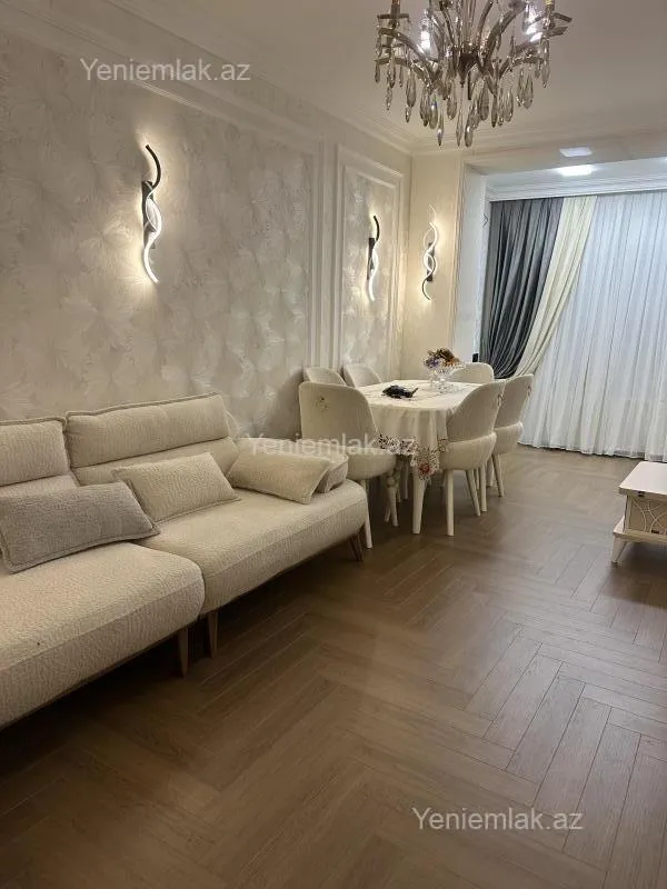 Satılır 4 otaqlı köhnə tikili 100 m²